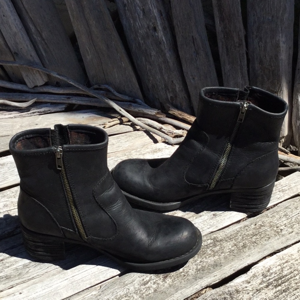 Born motorcycle booties size 7.5